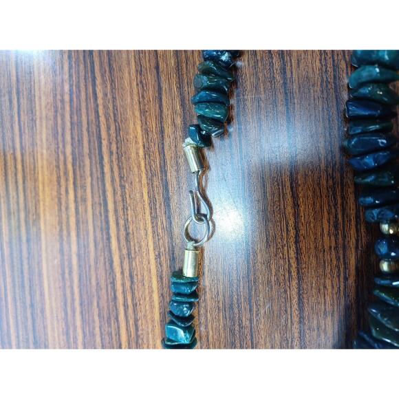 Vintage Polished Malachite Green Necklace Long Goldtoned Beads Stunning Unique - Picture 10 of 13